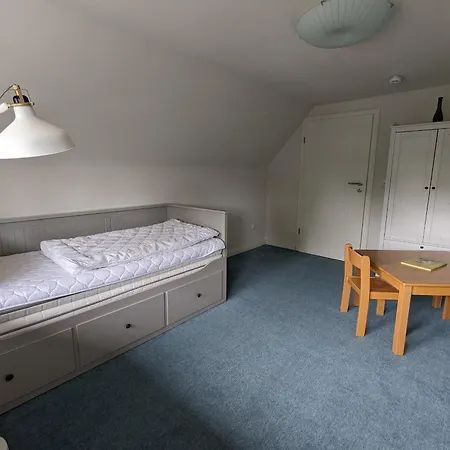 Holiday home Aantengoessel Born